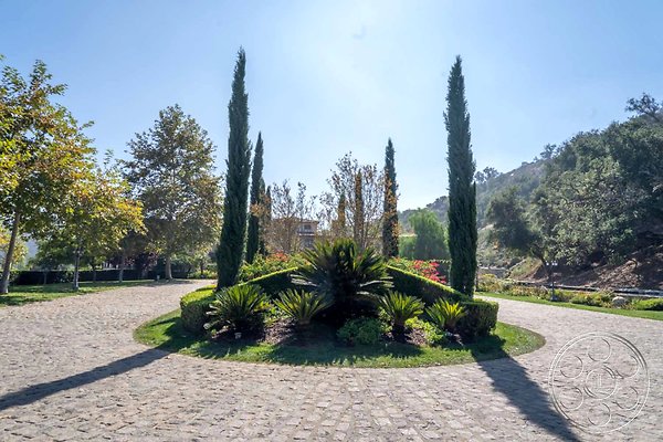 lakeside-mansion-118