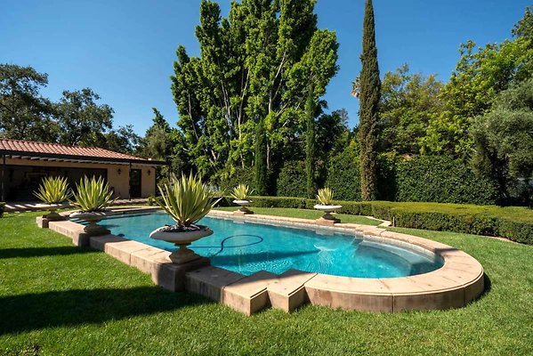 11537 pool 6 11537 pool 6