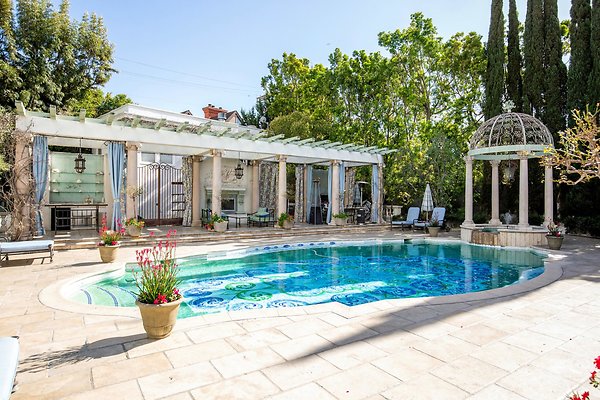 UNIVERSAL-D245-HP-15