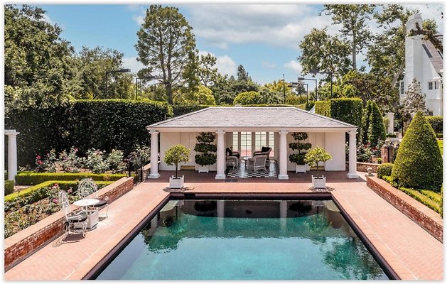 UNIVERSAL-C412-LA CO $-9