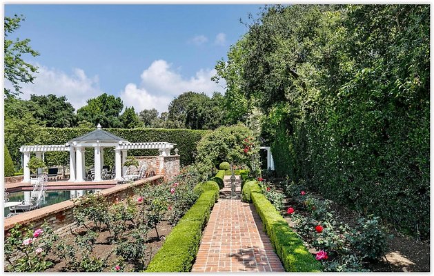 UNIVERSAL-C412-LA CO $-10