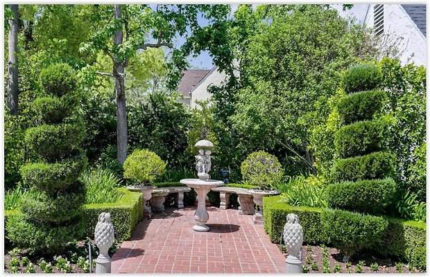 UNIVERSAL-C412-LA CO $-3