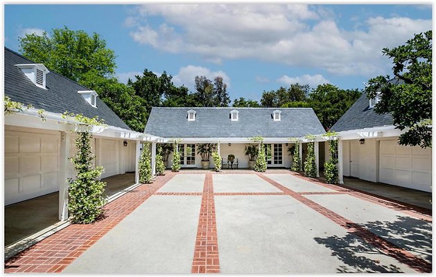 UNIVERSAL-C412-LA CO $-6