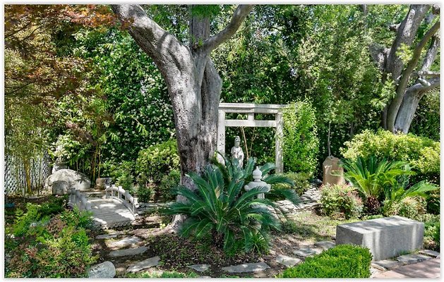 UNIVERSAL-C412-LA CO $-12