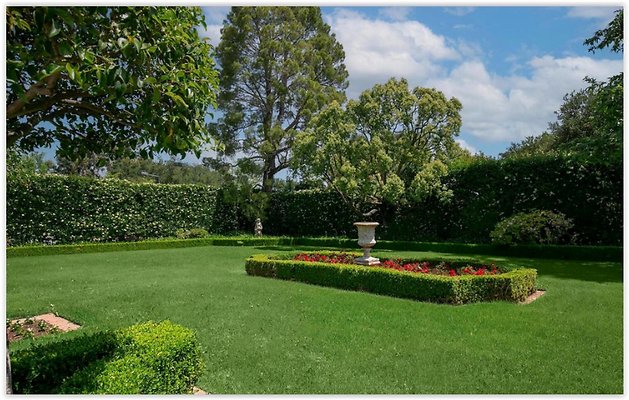 UNIVERSAL-C412-LA CO $-17