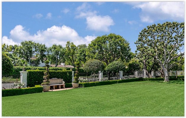 UNIVERSAL-C412-LA CO $-20