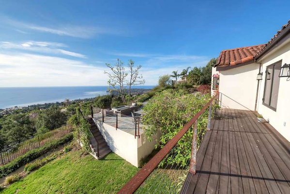 10773 view 1 10773 view 1