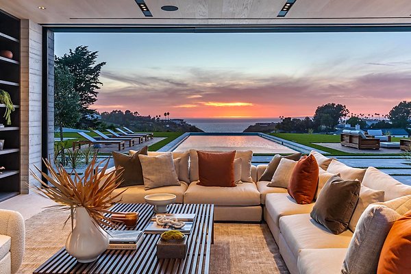 13662 living 5 13662 living 5