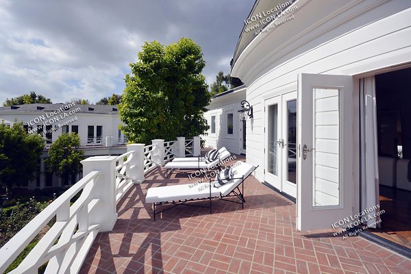 COLO2038 142 COLO2038 142