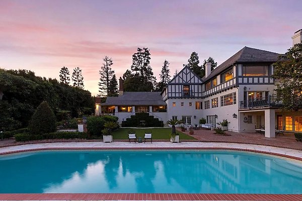 PL 10182 - Beverly Hills (file photos - not fully cleared) PL 10182 - Beverly Hills (file photos - not fully cleared)