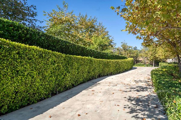 lakeside-mansion-114