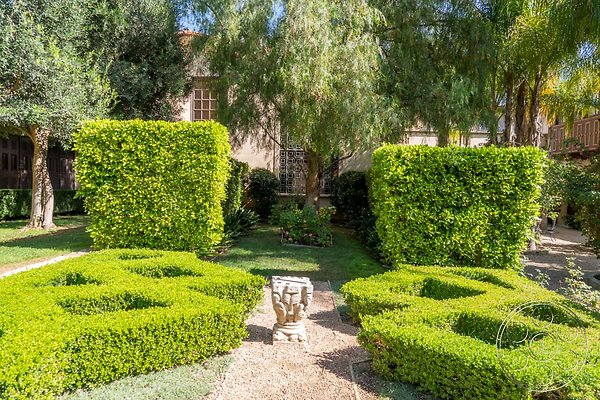 lakeside-mansion-107