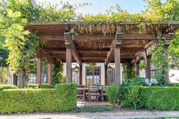 lakeside-mansion-109