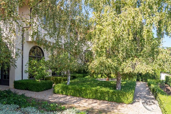 lakeside-mansion-105